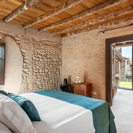 Della Torre Bed & Breakfast 3*